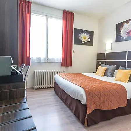 Hotel Logis Du Centre 3*